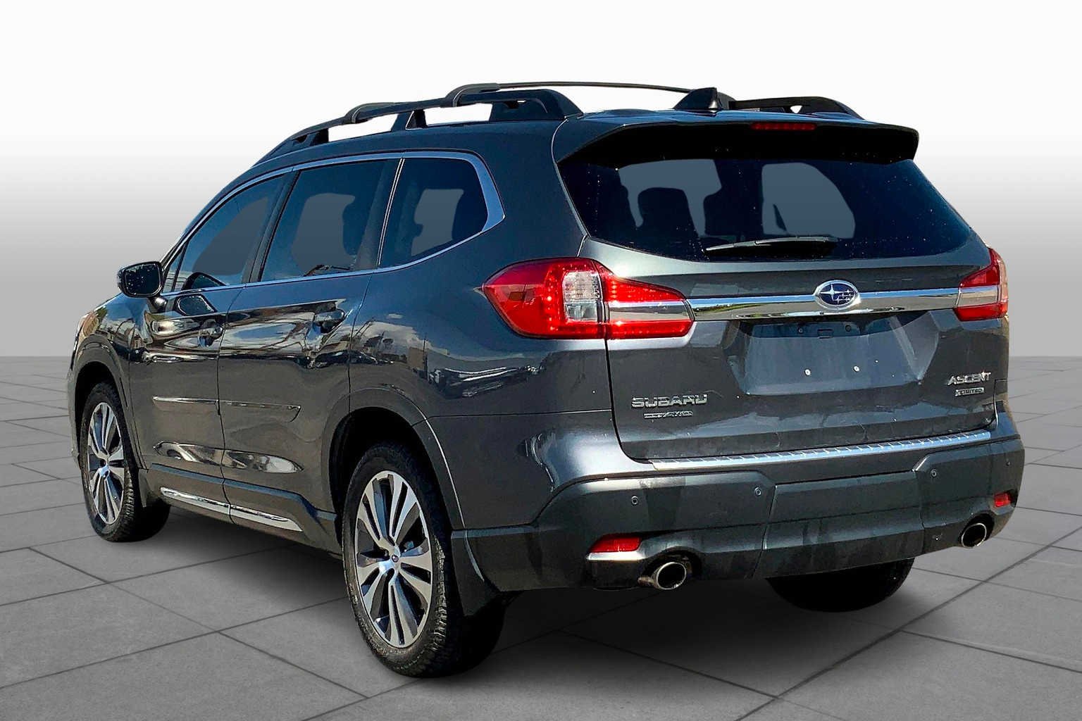 Used 2020 Magnetite Gray Metallic Subaru Limited image 11