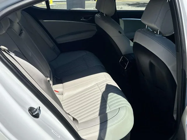 Used 2026 White Genesis 3.3T Sport Prestige image 16