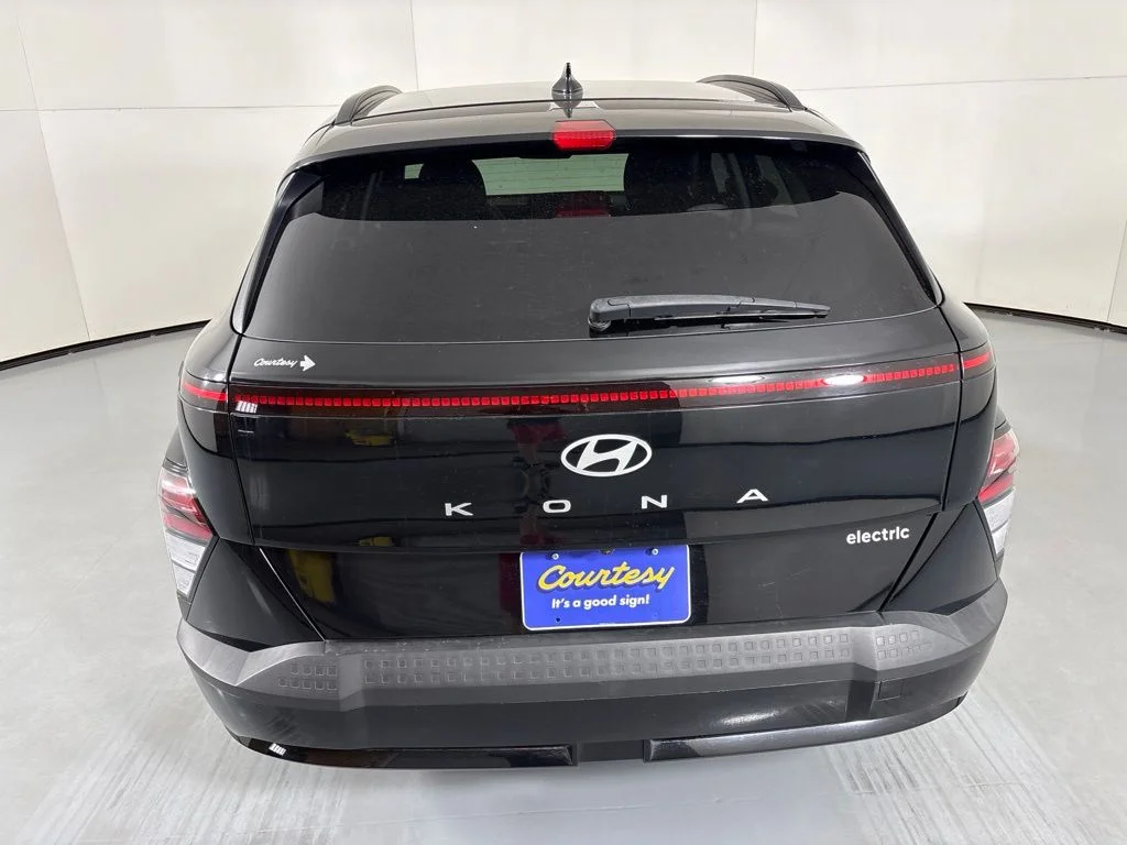 Used 2024 Black Hyundai SEL image 7