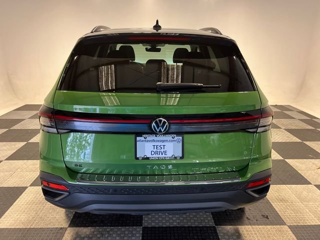 New 2026 Green Volkswagen 1.5T SE Black image 4