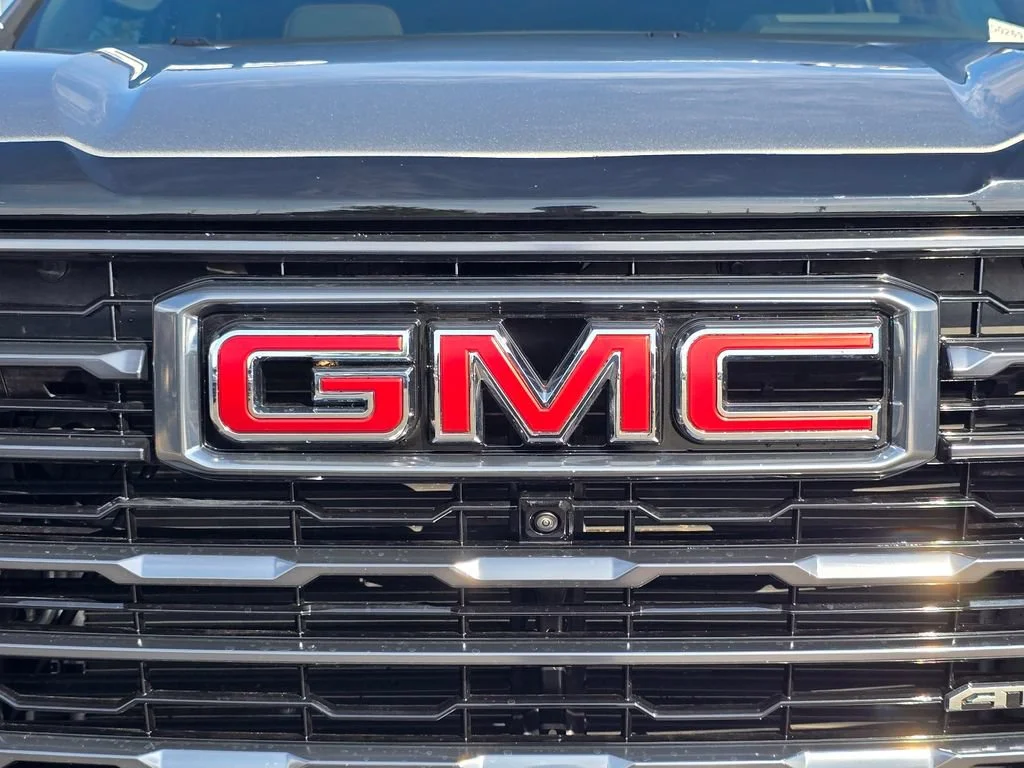 2025 GMC Yukon AT4 - Photo 33