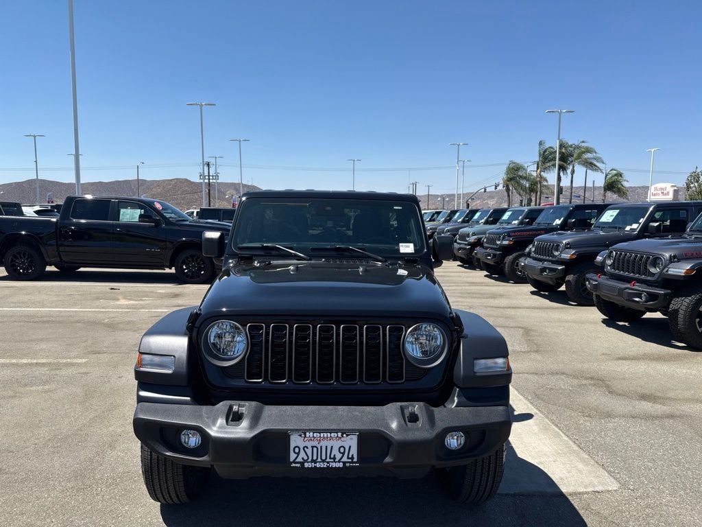 Used 2025 Black Jeep Sport S image 9