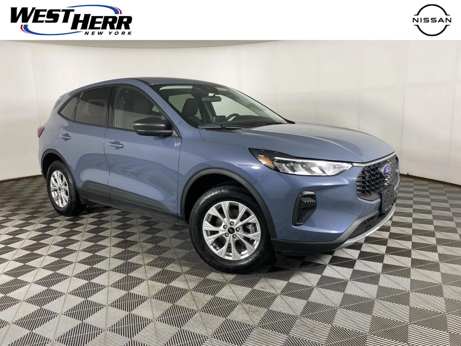 Used 2025 Vapor Blue Ford  image 1