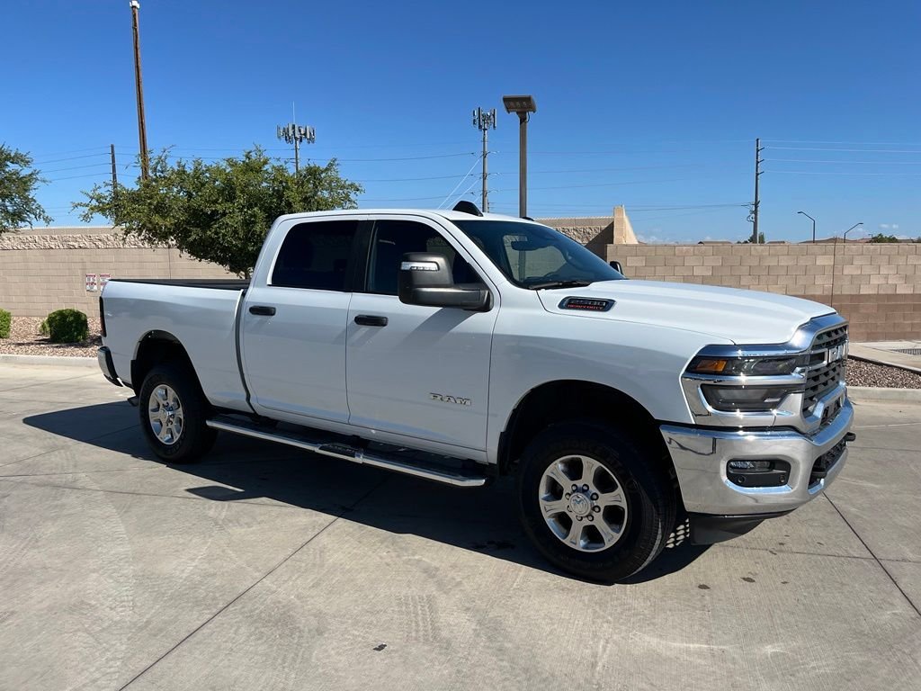 Used 2025 White Ram Big Horn image 5
