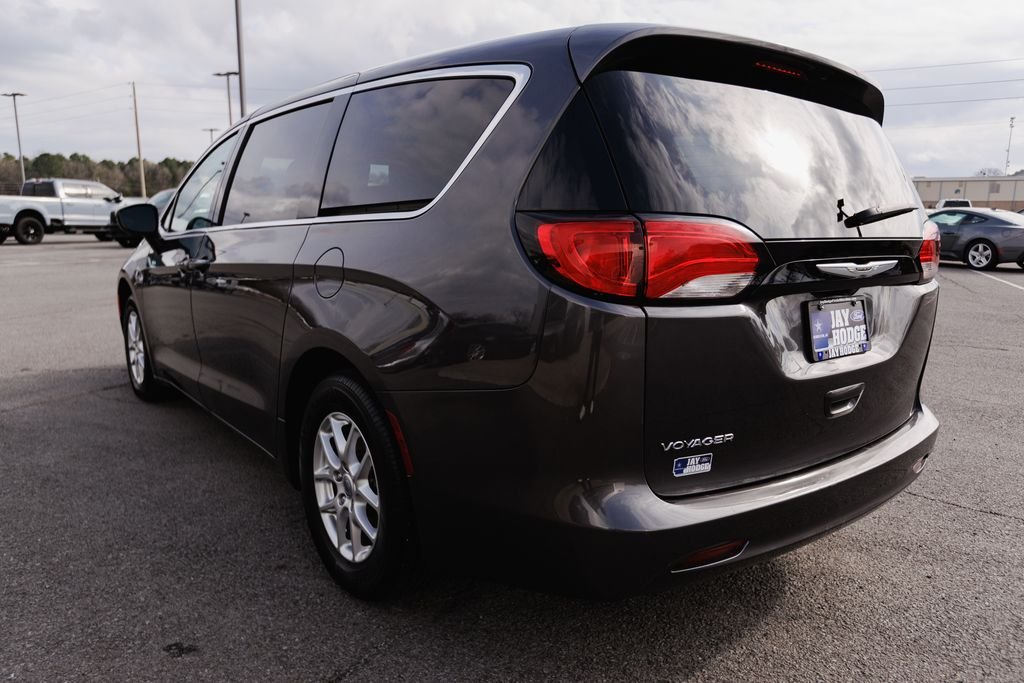 2023 Chrysler Voyager LX - Photo 46