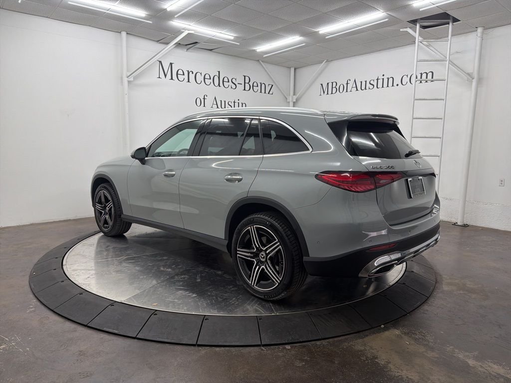Used 2026 White Mercedes-Benz GLC 300 image 5