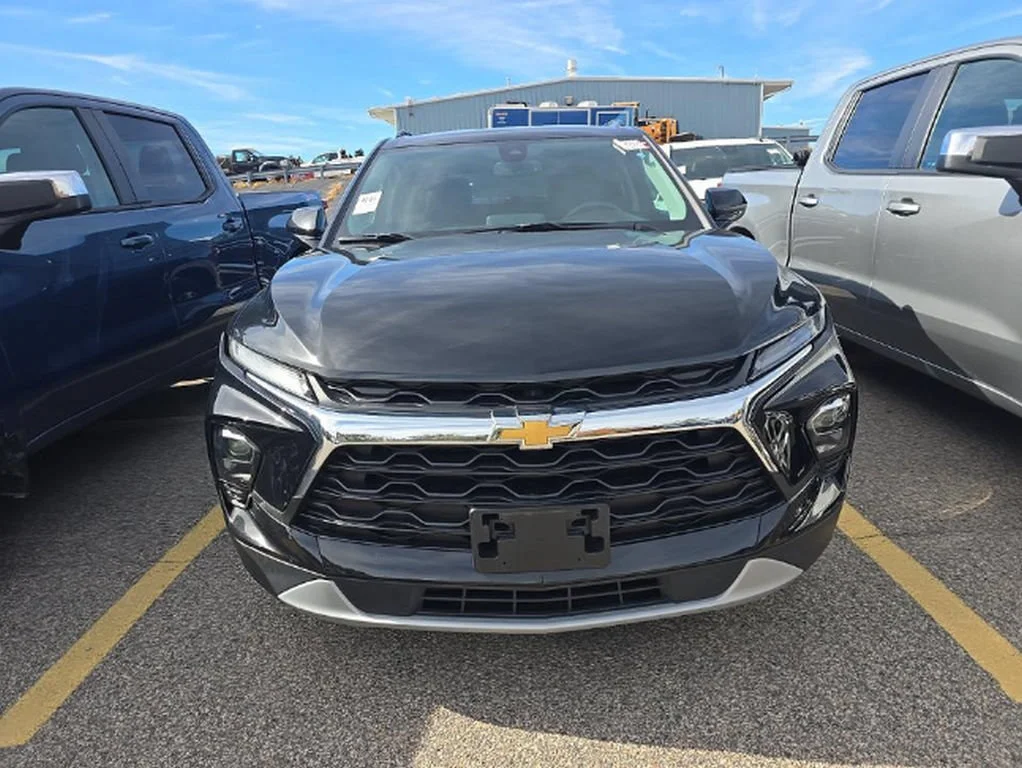 Used 2023 Black Chevrolet LT image 2