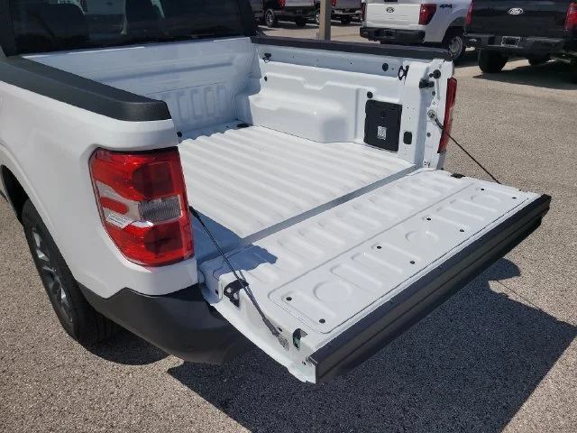 New 2026 Oxford White Ford XLT image 10