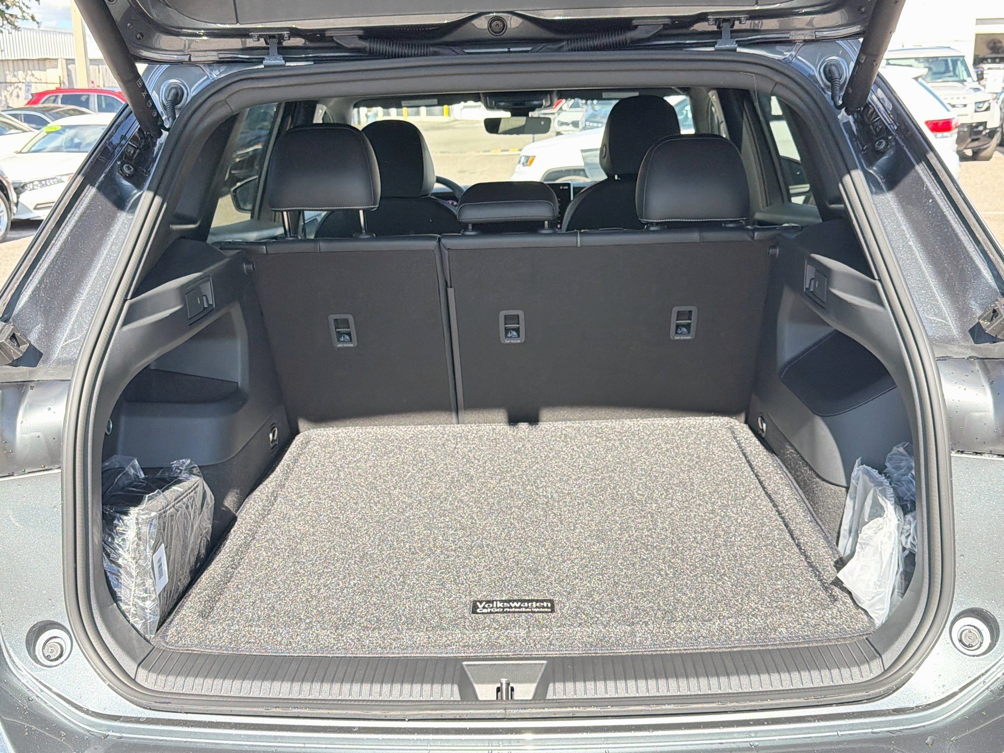 2026 Volkswagen Tiguan SE R-LINE BLACK - Photo 12
