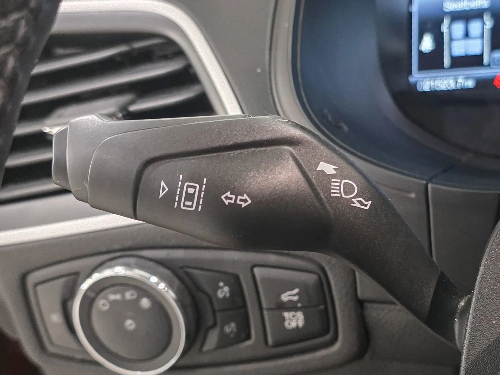 2023 Ford Edge SEL - Photo 35