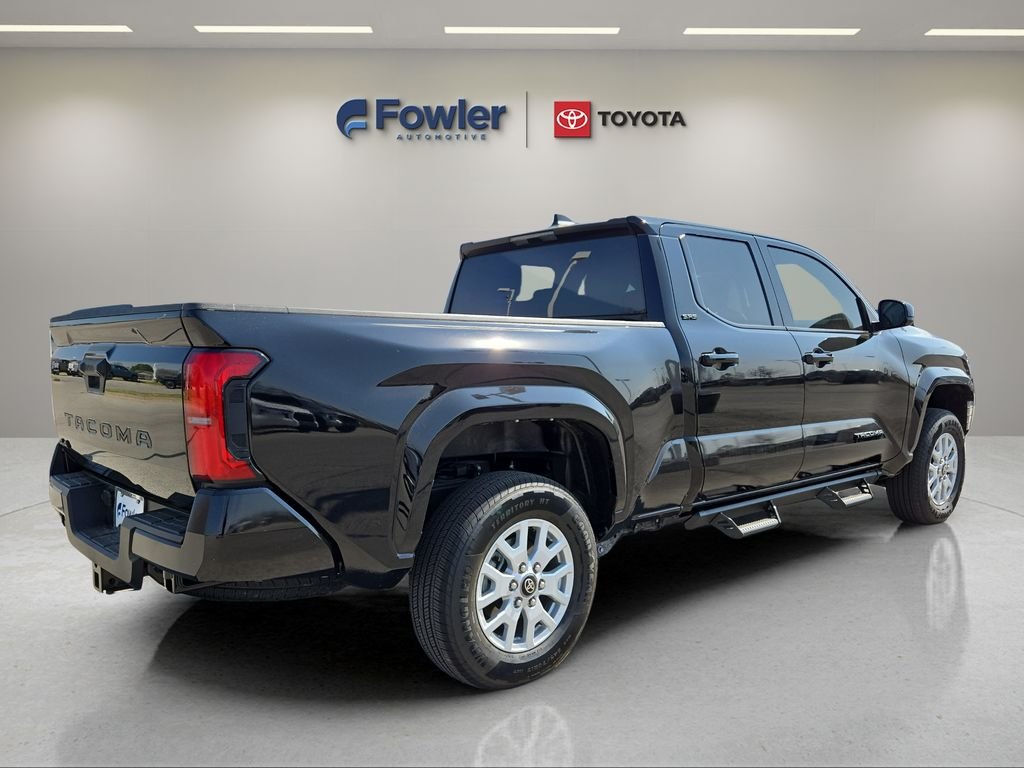 2025 Toyota Tacoma SR5 - Photo 7