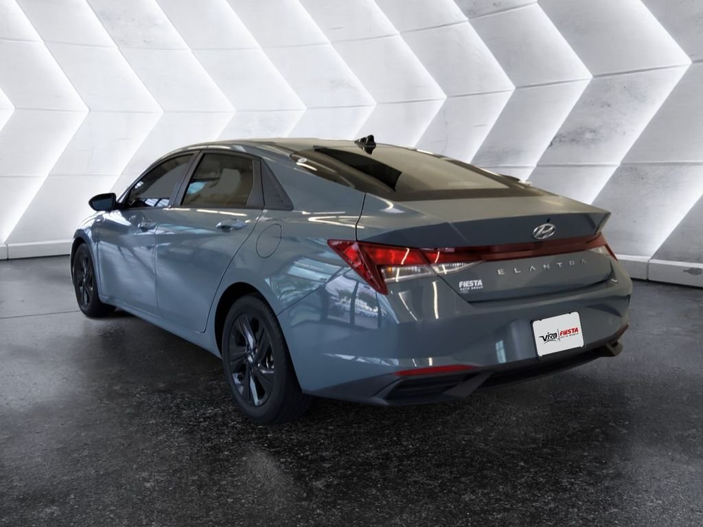 Used 2022 Gray Hyundai SEL image 6