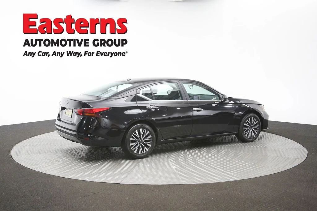 Used 2025 Black Nissan 2.5 SV image 38