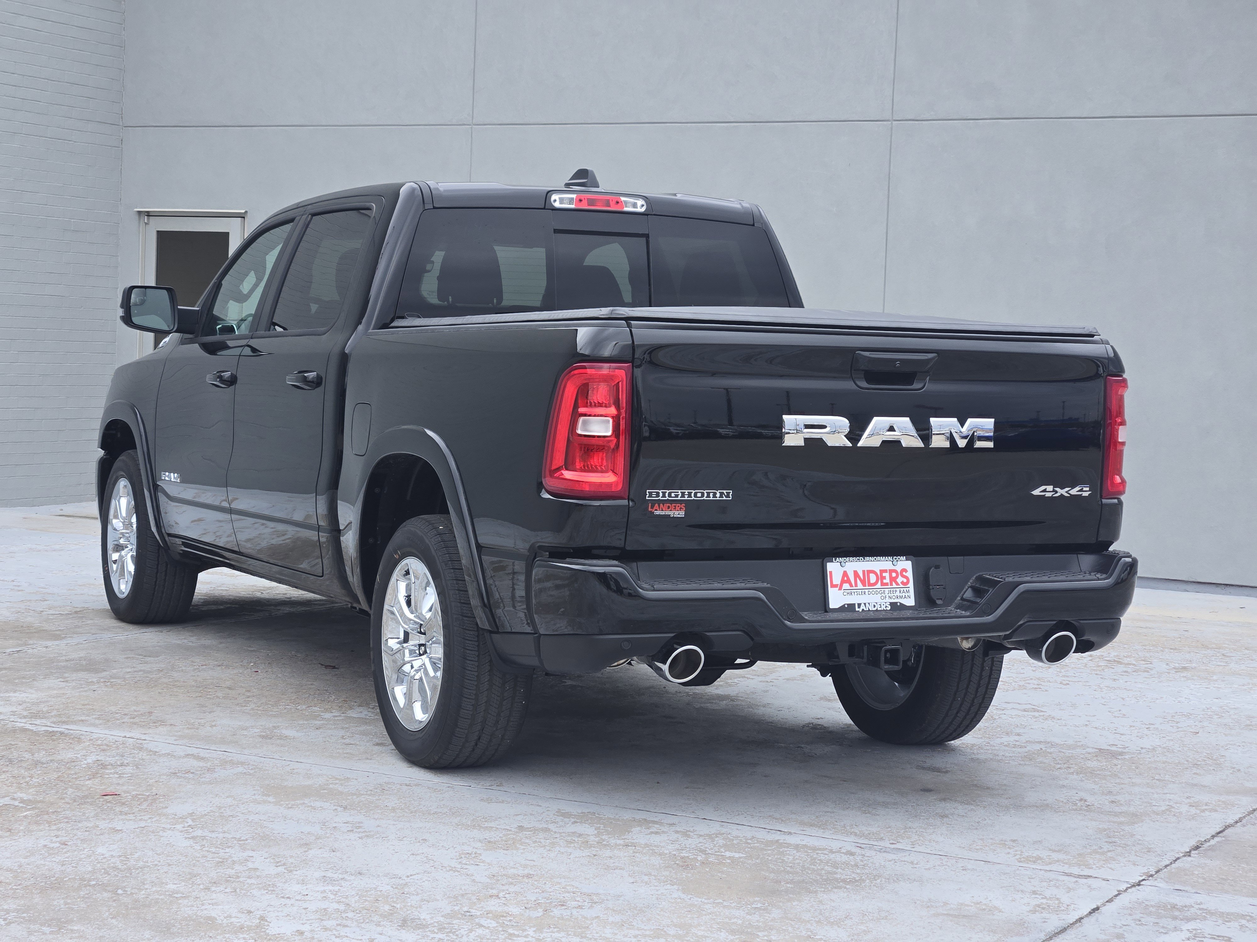 New 2026 Diamond Black Crystal Pearl-Coat Exterior Paint RAM Big Horn image 3