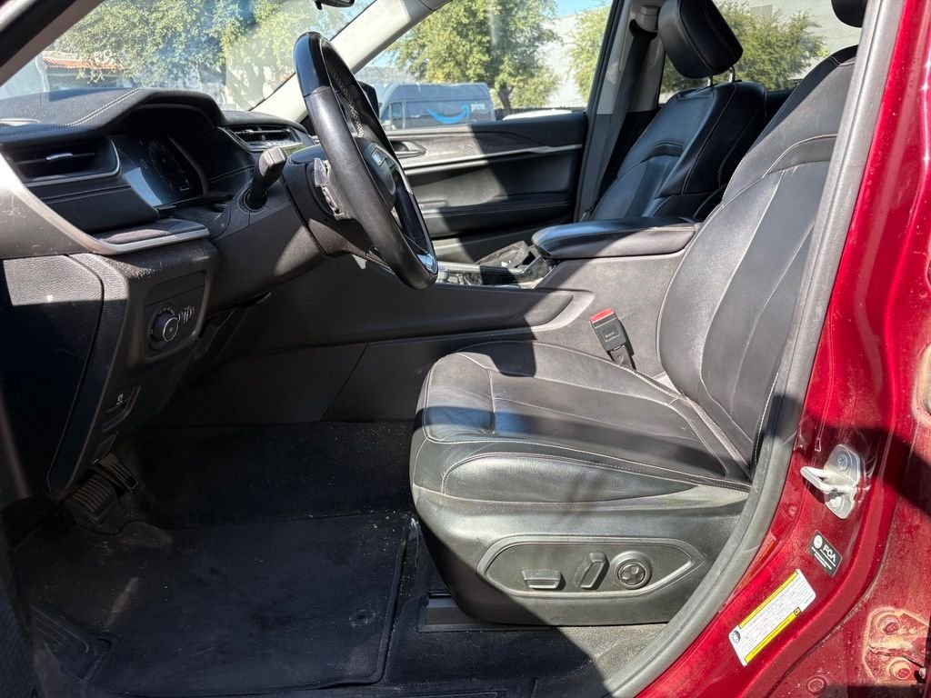 Certified Used 2022 Red Jeep Limited image 9