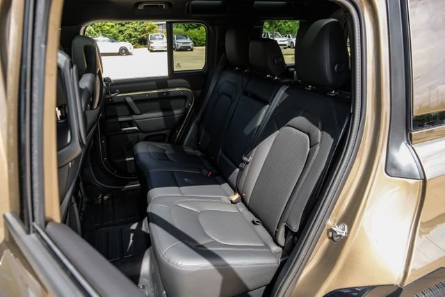 2025 Land Rover Defender X-Dynamic SE - Photo 51