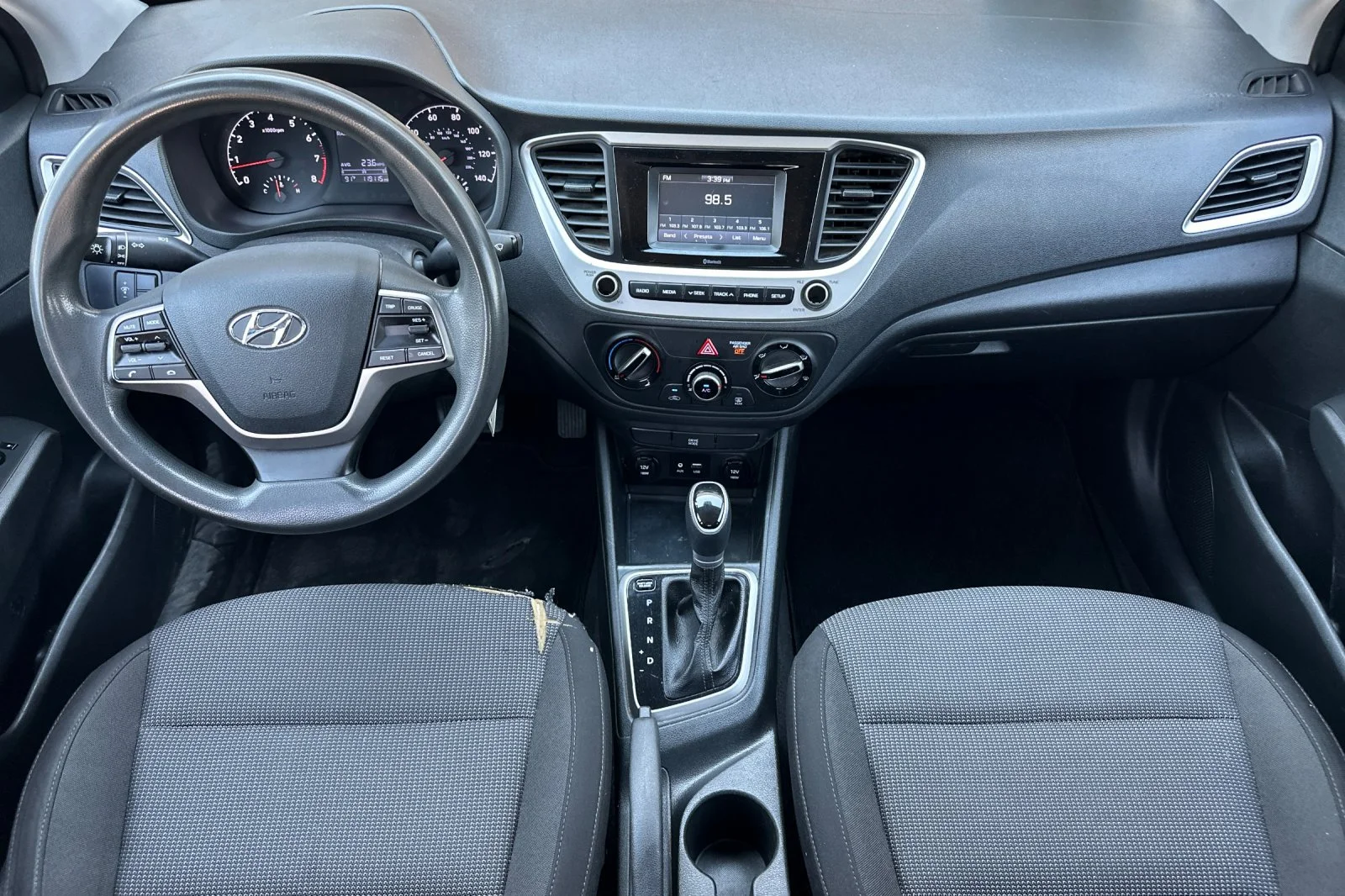 Used 2022 Olympus Silver Hyundai SE image 13