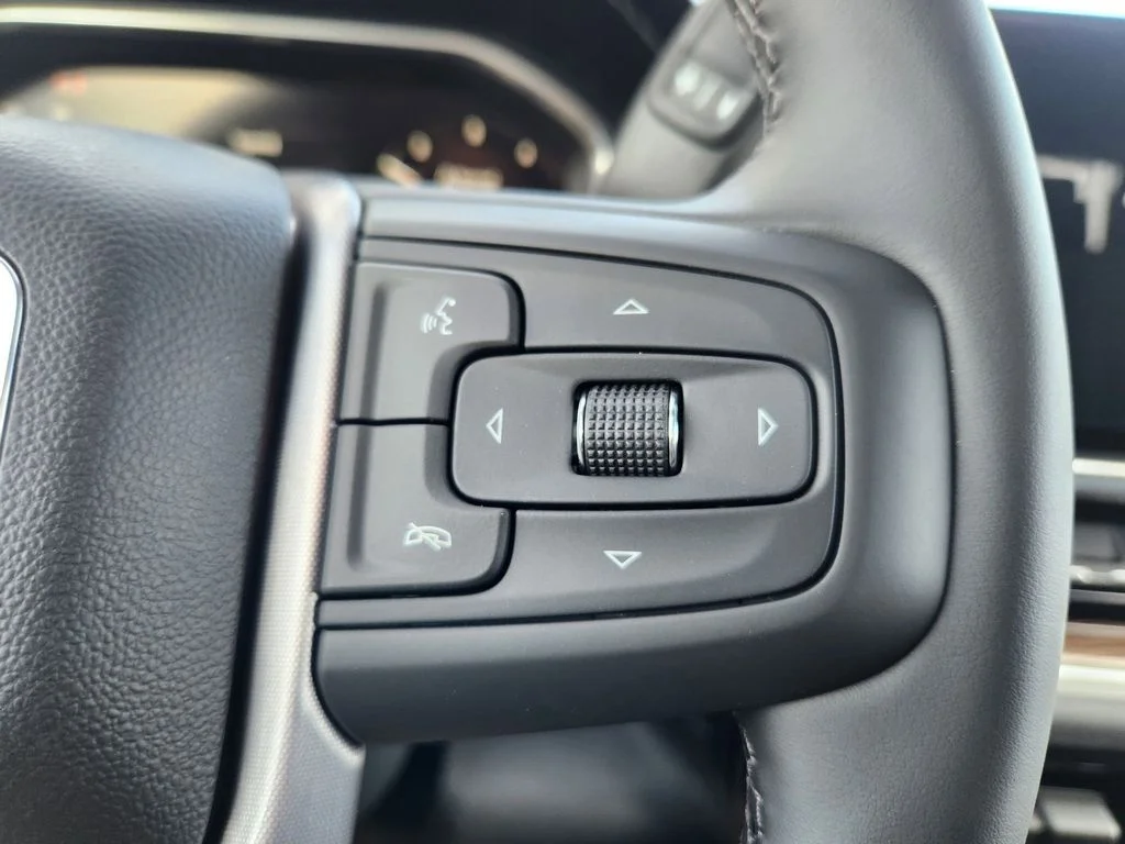 New 2026 Sterling Metallic GMC Elevation image 13
