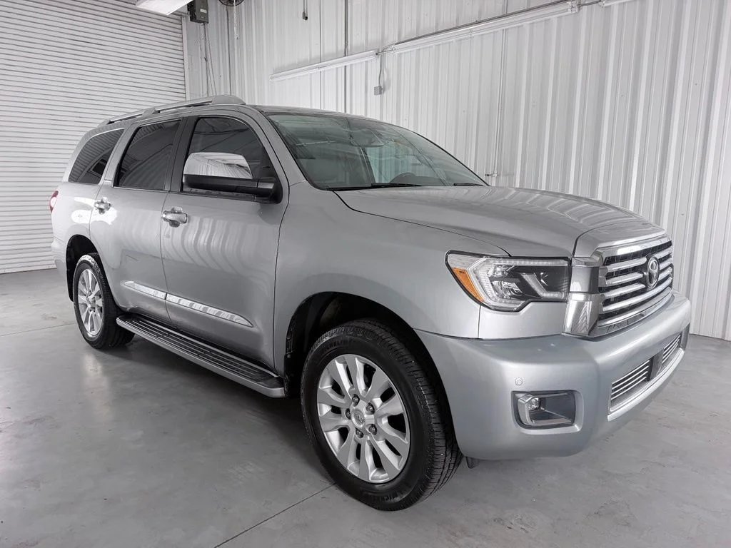 Used 2018 Silver Sky Metallic Toyota Platinum image 3