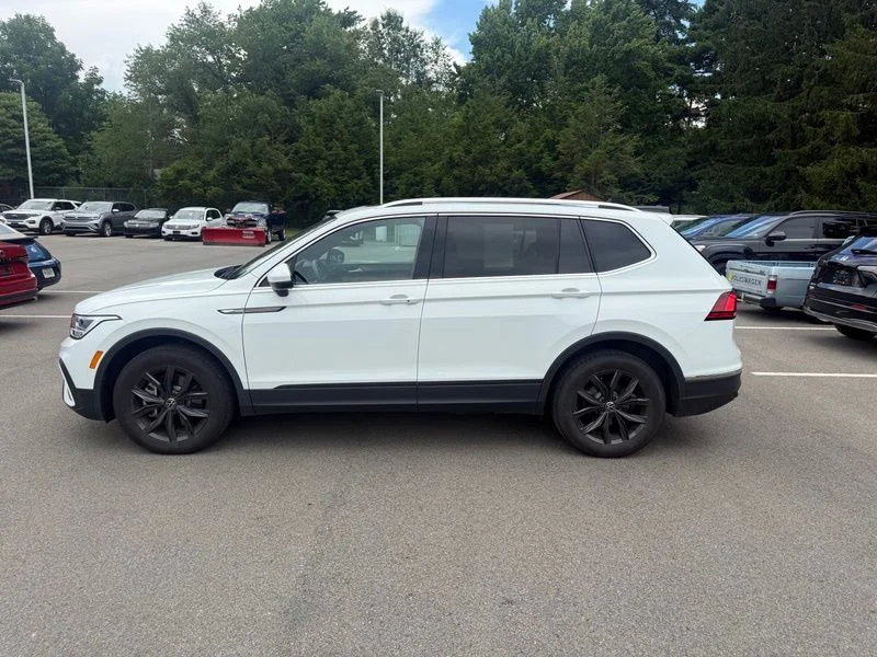 Used 2024  Volkswagen 2.0T SE image 10