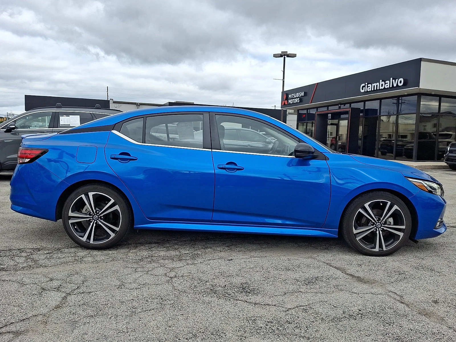 Used 2023 Blue Nissan SR image 7