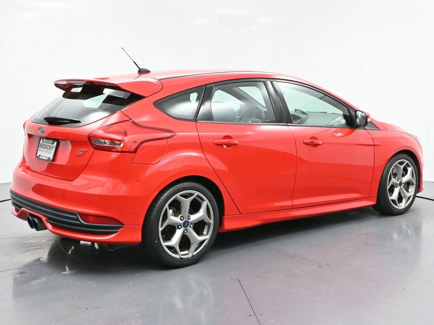 Used 2016 Race Red Ford ST image 7