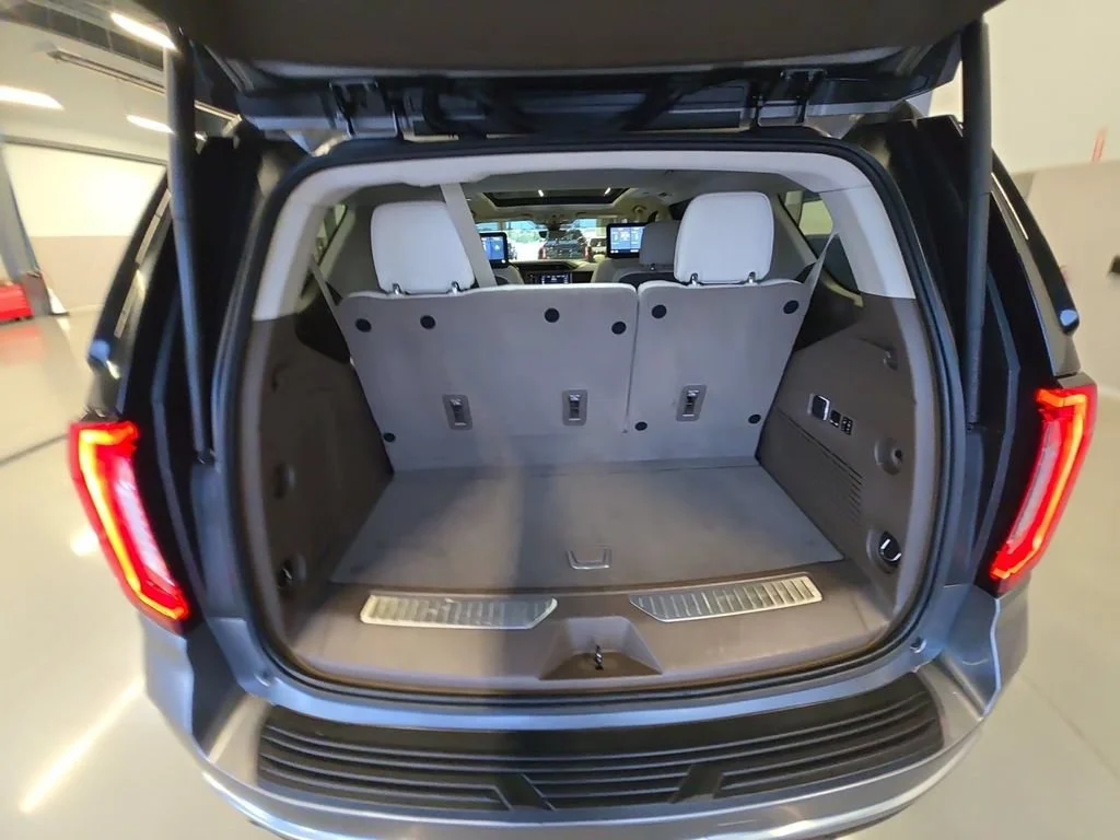 2021 GMC Yukon Denali - Photo 29