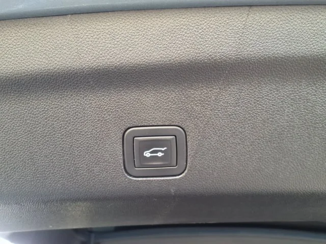 Used 2025 Sterling Gray Metallic Chevrolet LT image 7