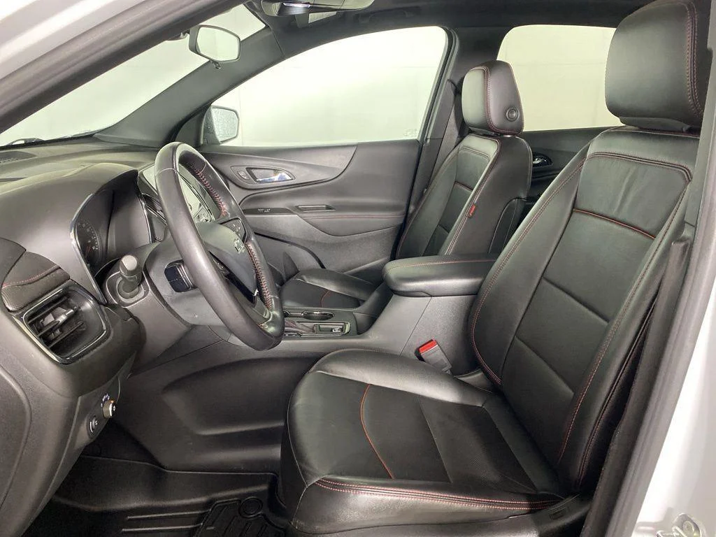 Used 2022 Summit White Chevrolet RS image 9