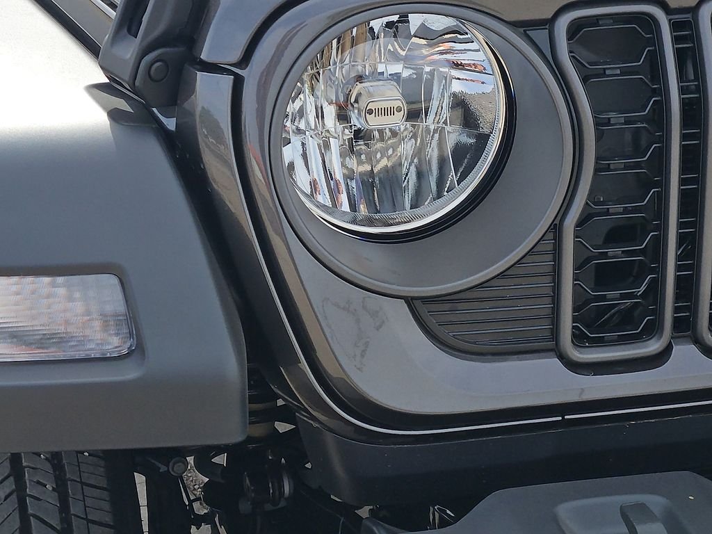 New 2026 Granite Crystal Metallic Clear-Coat Exterior Paint Jeep Sport image 8