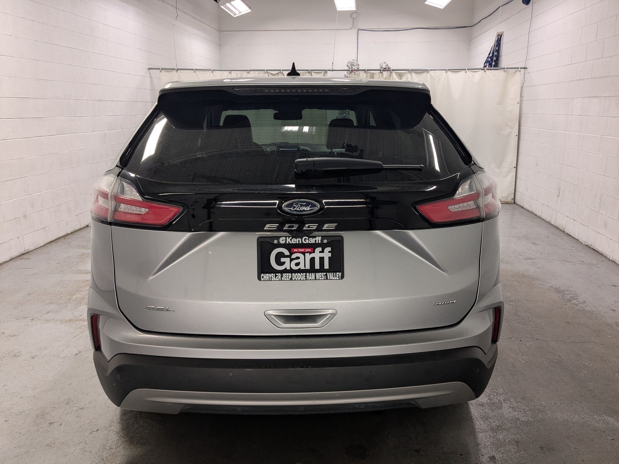 Used 2023 Silver Metallic Ford SEL image 5