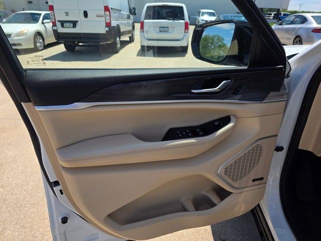 Used 2021 Bright White Clearcoat Jeep Limited image 18
