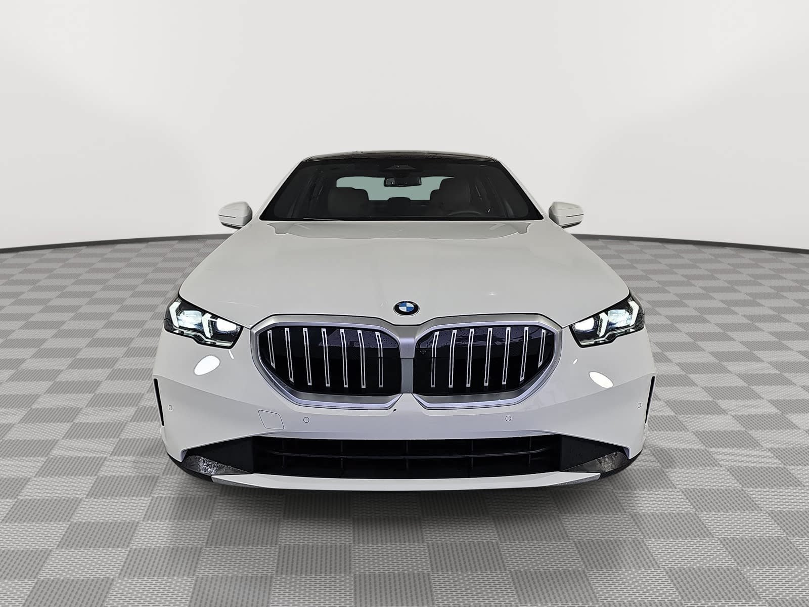 Used 2026 White BMW 540i xDrive image 3