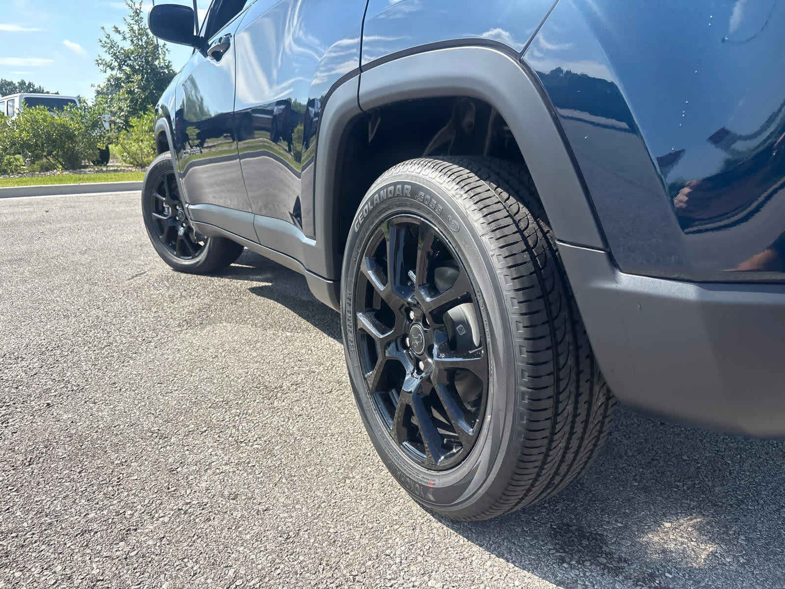 New 2026 Fathom Blue Pearl Coat Jeep Latitude Altitude image 7