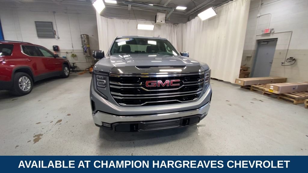 Certified Used 2025 Sterling Metallic GMC SLT image 3