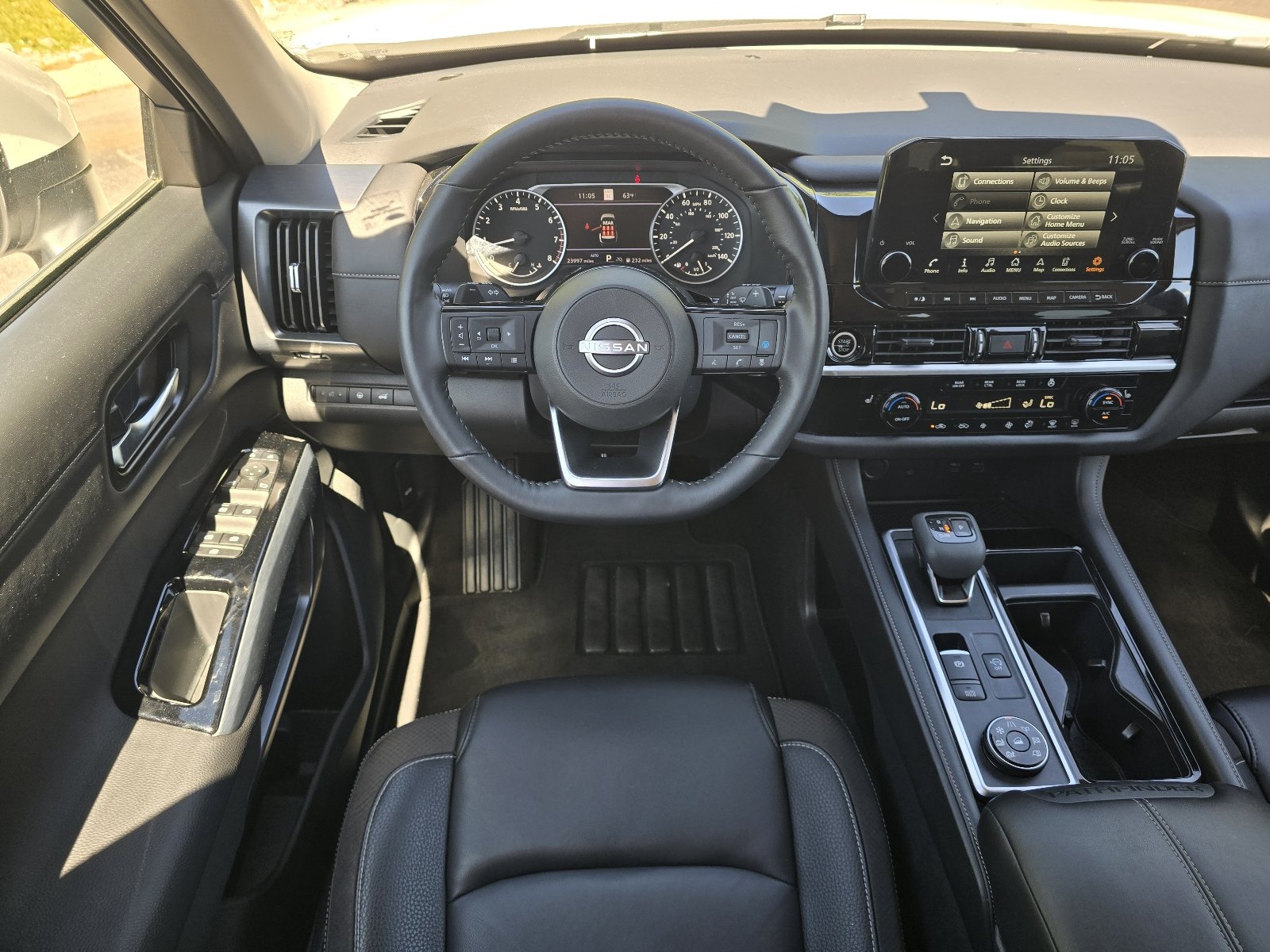 2024 Nissan Pathfinder SL - Photo 13