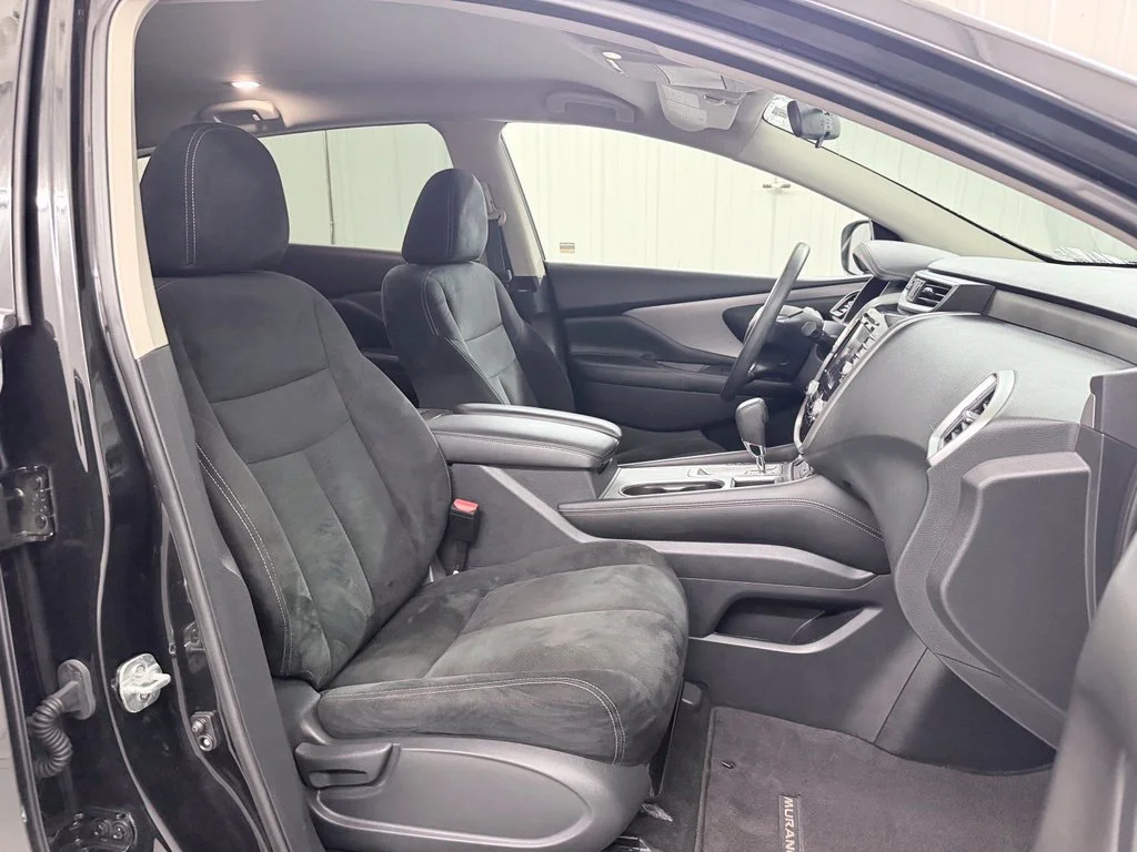 Used 2019 Black Nissan S image 36