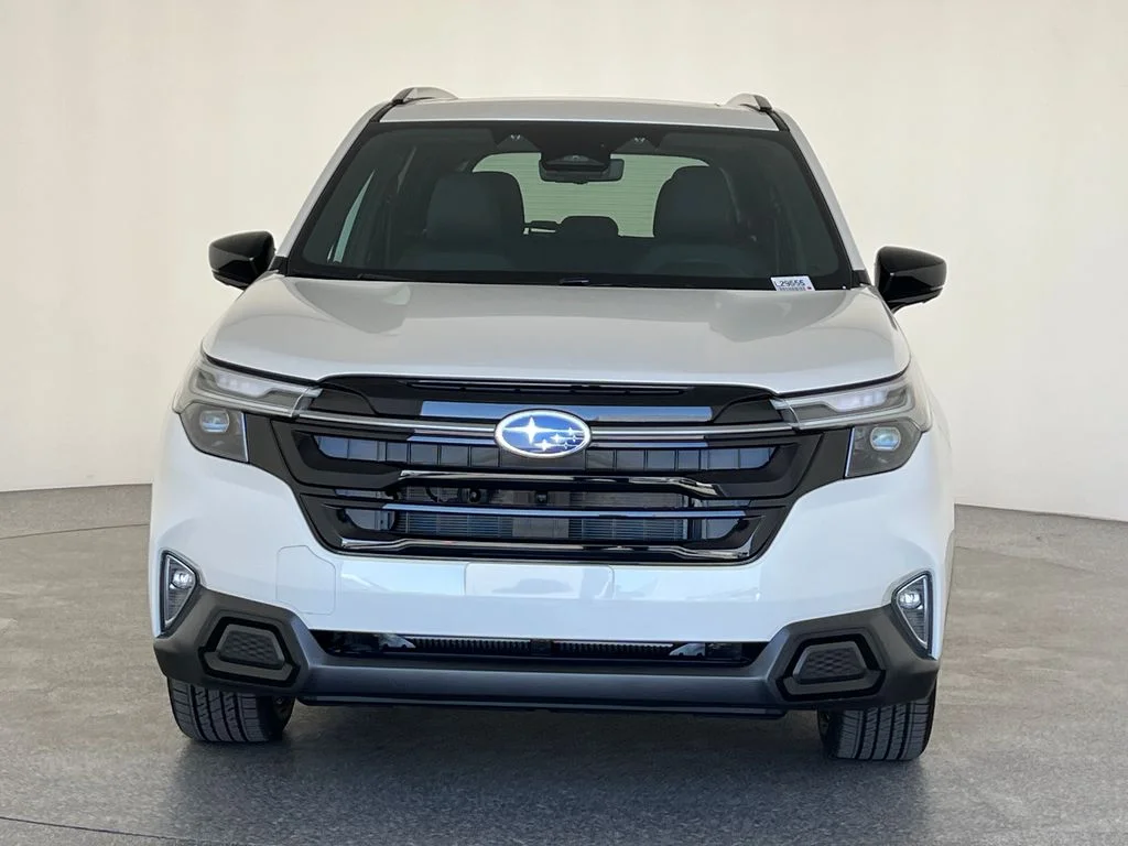 New 2026 CRYSTAL WHITE PEARL Subaru Touring image 10