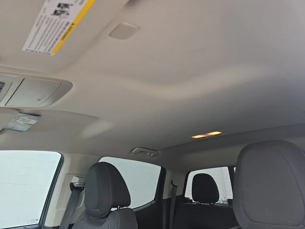 Used 2021 SUMMIT WHITE GMC 4WD Elevation image 19