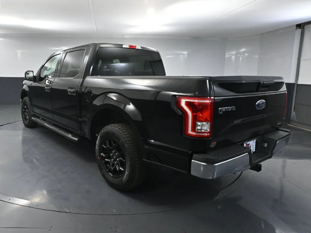 Used 2017 Black Ford XLT image 6
