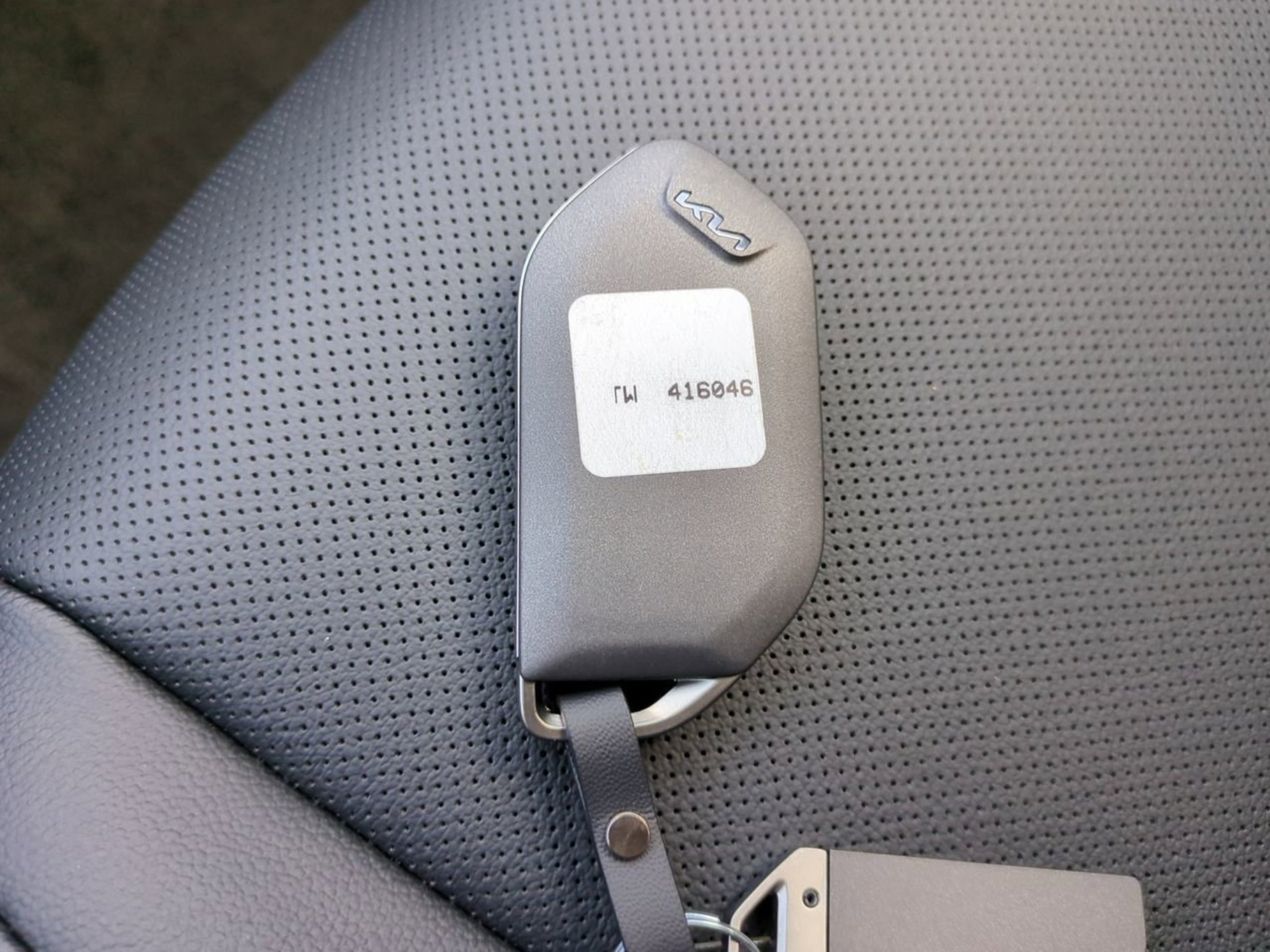 New 2026 Glacial White Pearl Kia EX image 30