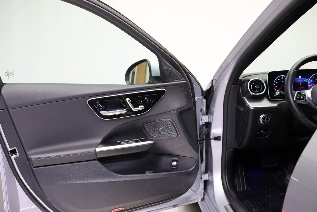 Certified Used 2024  Mercedes-Benz C 300 image 30