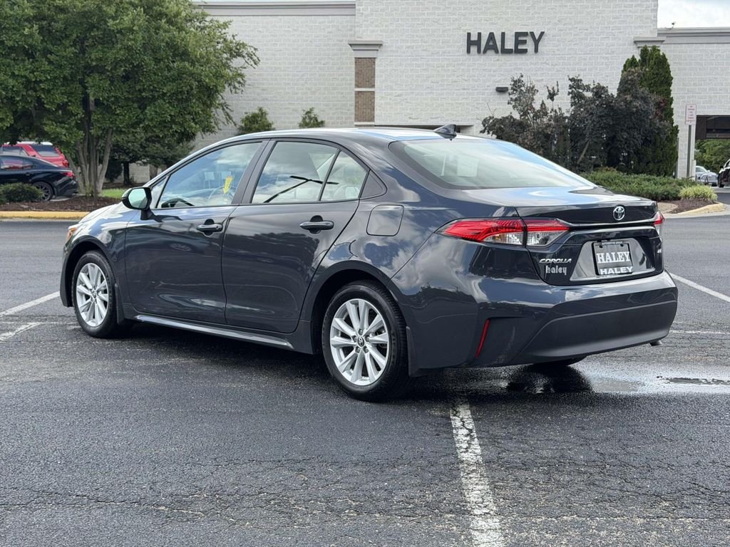 Certified Used 2025  Toyota LE image 23