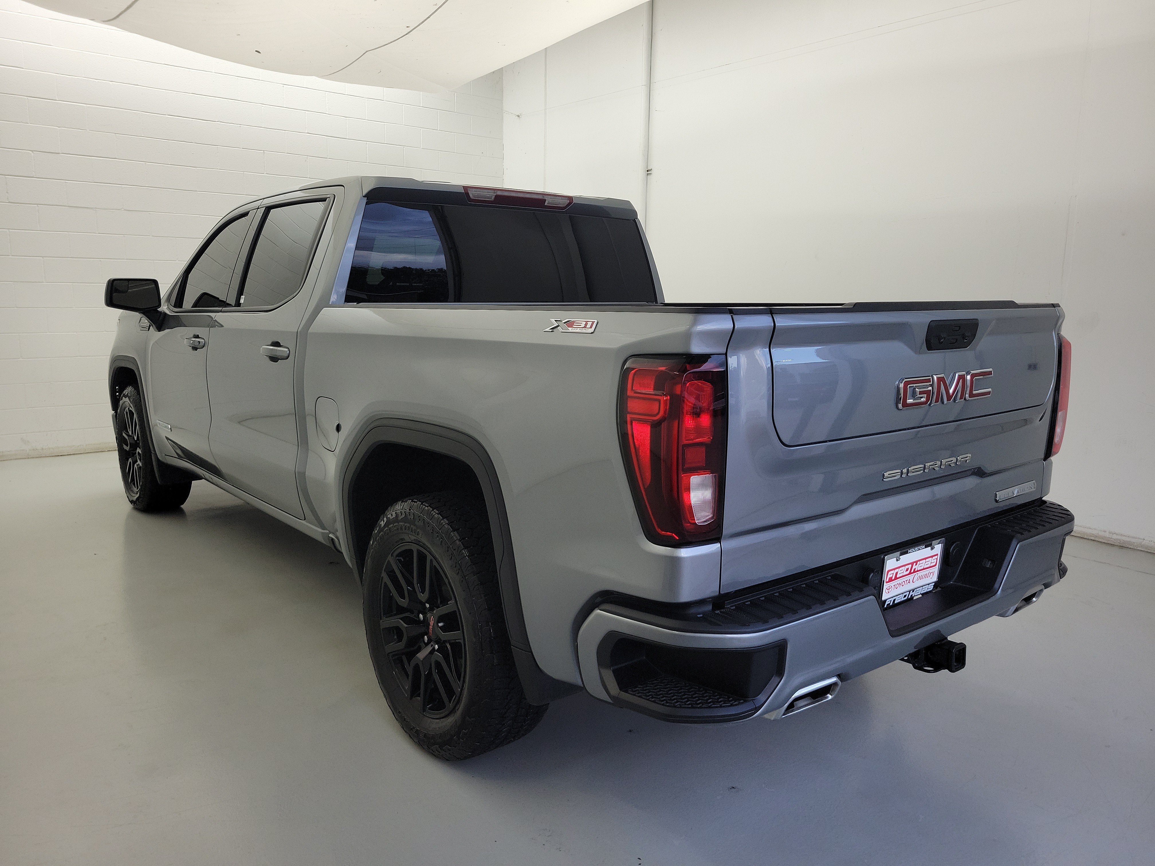 Used 2026 Sterling Metallic GMC Elevation image 7