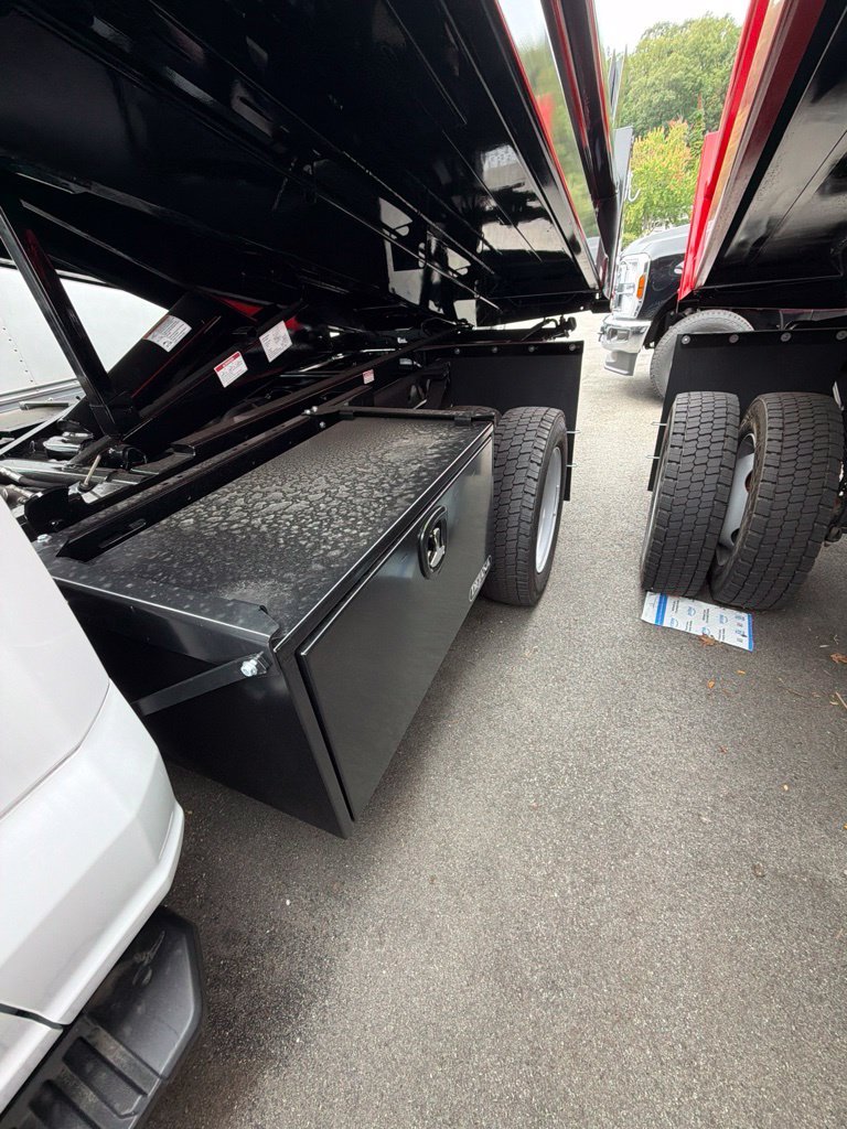 New 2026 Oxford White Ford F-550® XL image 8
