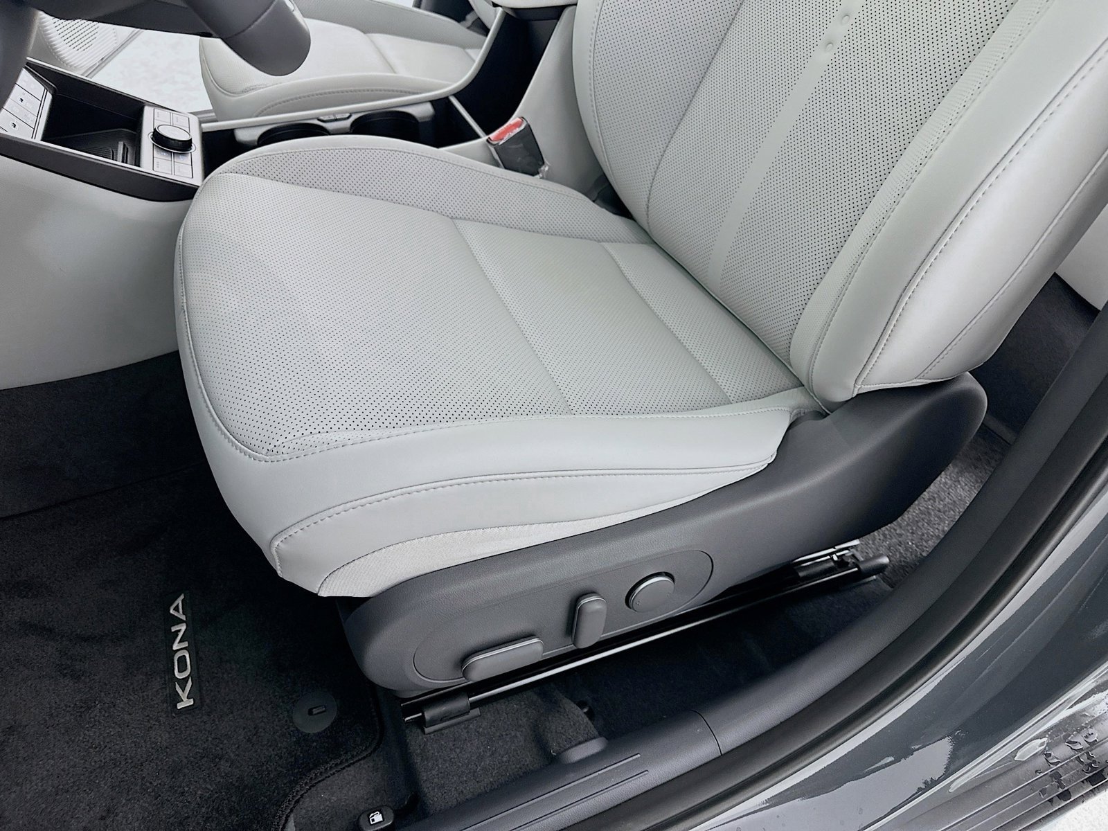 2026 Hyundai Kona Limited - Photo 28