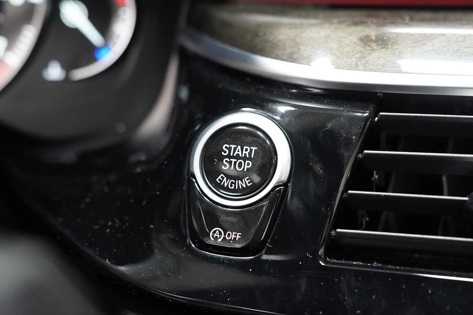 Used 2019 Black Sapphire Metallic BMW 540i xDrive image 19