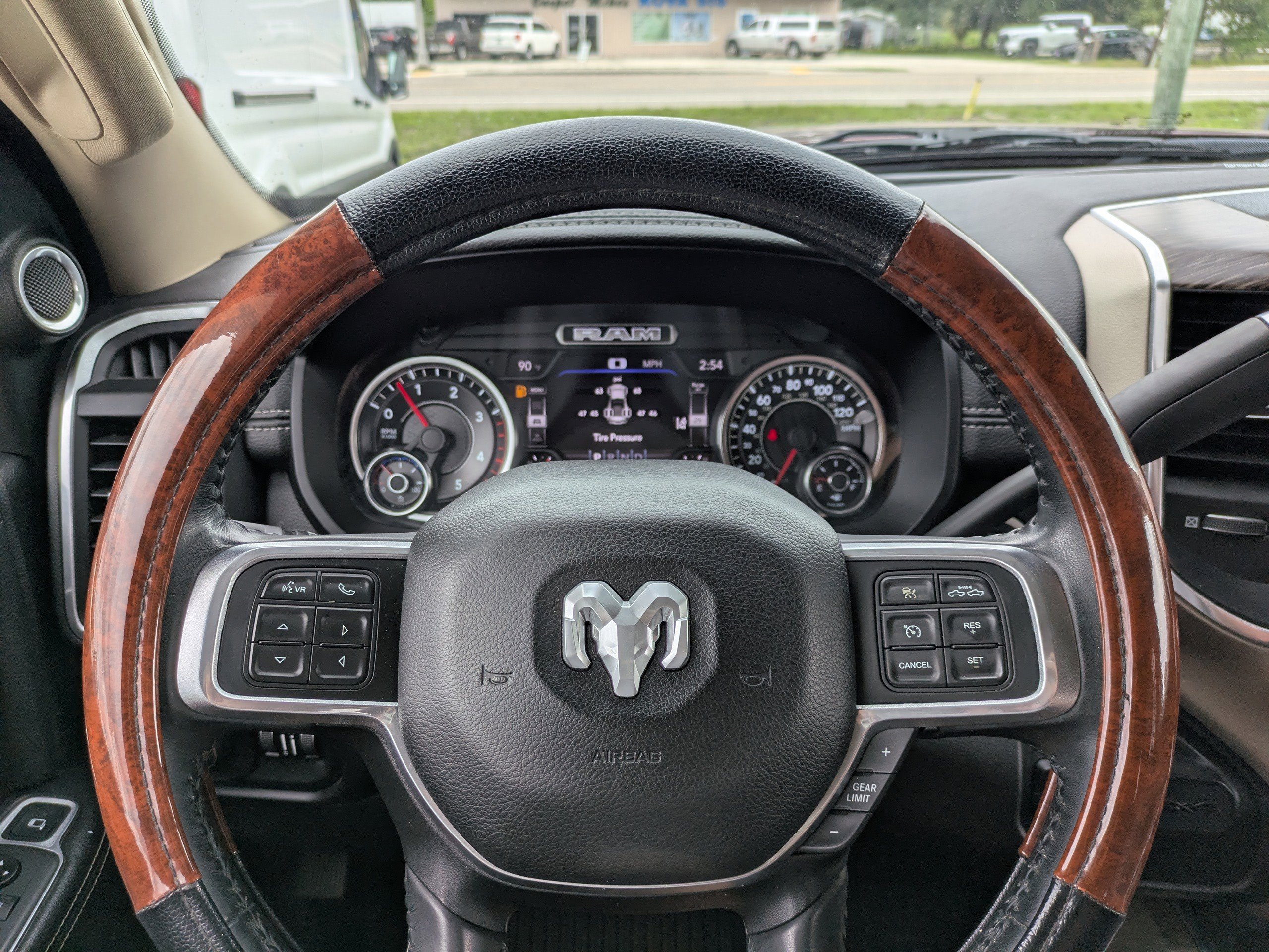 Used 2020 Delmonico Red Pearlcoat Ram Laramie image 22