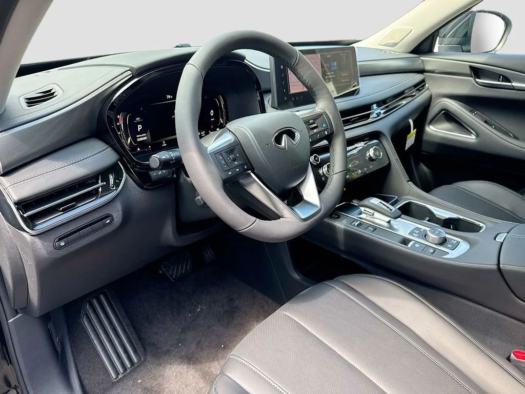 New 2027 MINERAL BLACK INFINITI Luxe FWD image 9