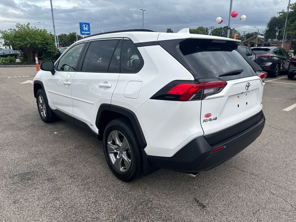 Used 2025 White Toyota LE image 5
